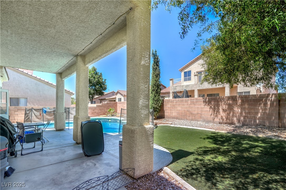 7537 Splashing Rock Drive