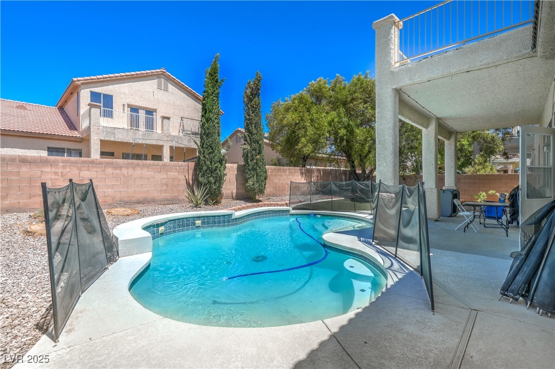 7537 Splashing Rock Drive