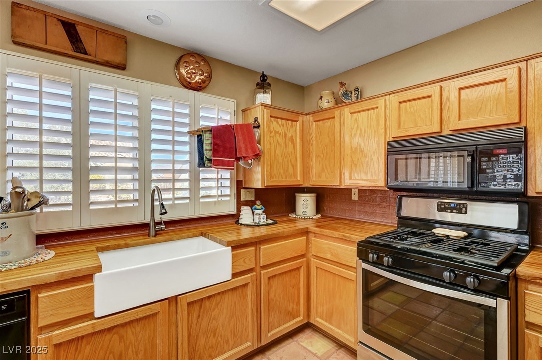 9912 Woodhouse Drive
