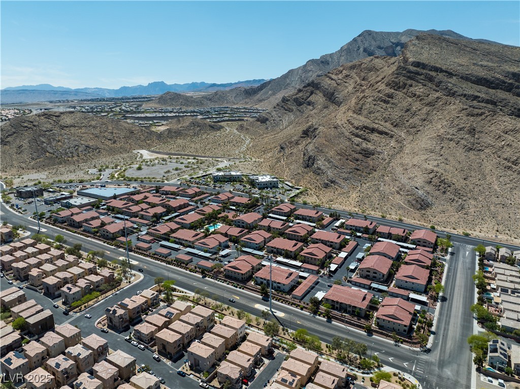 3474 Desert Cliff Street 201