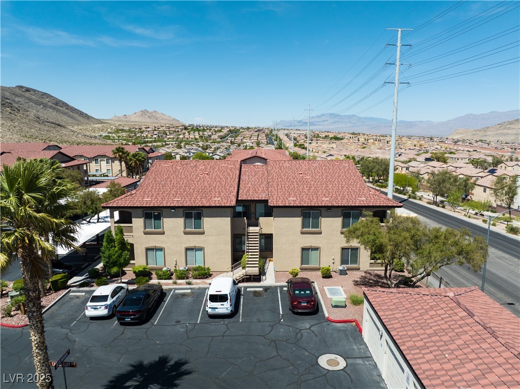 3474 Desert Cliff Street 201