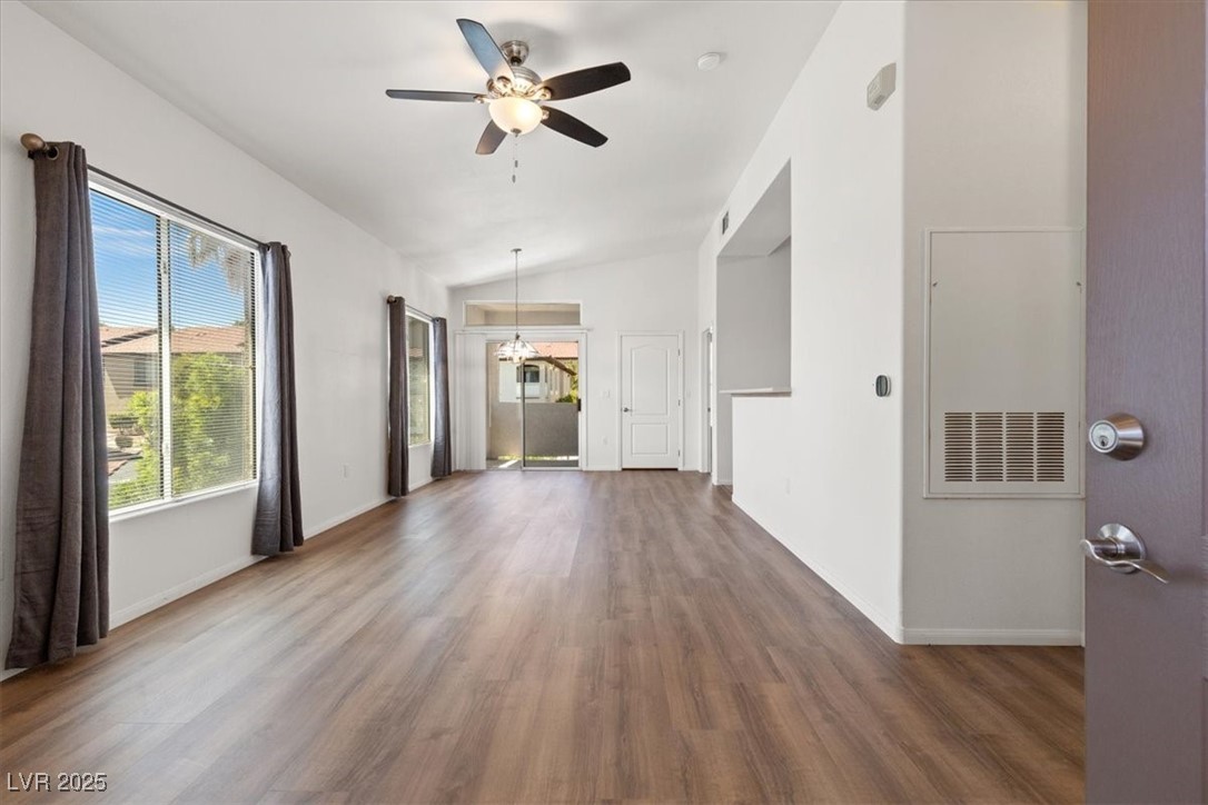 3474 Desert Cliff Street 201