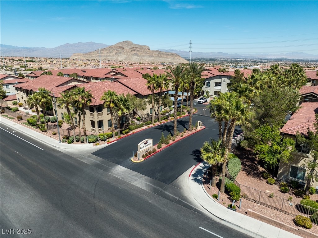 3474 Desert Cliff Street 201