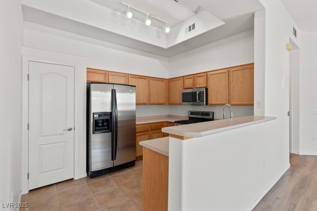 3474 Desert Cliff Street 201