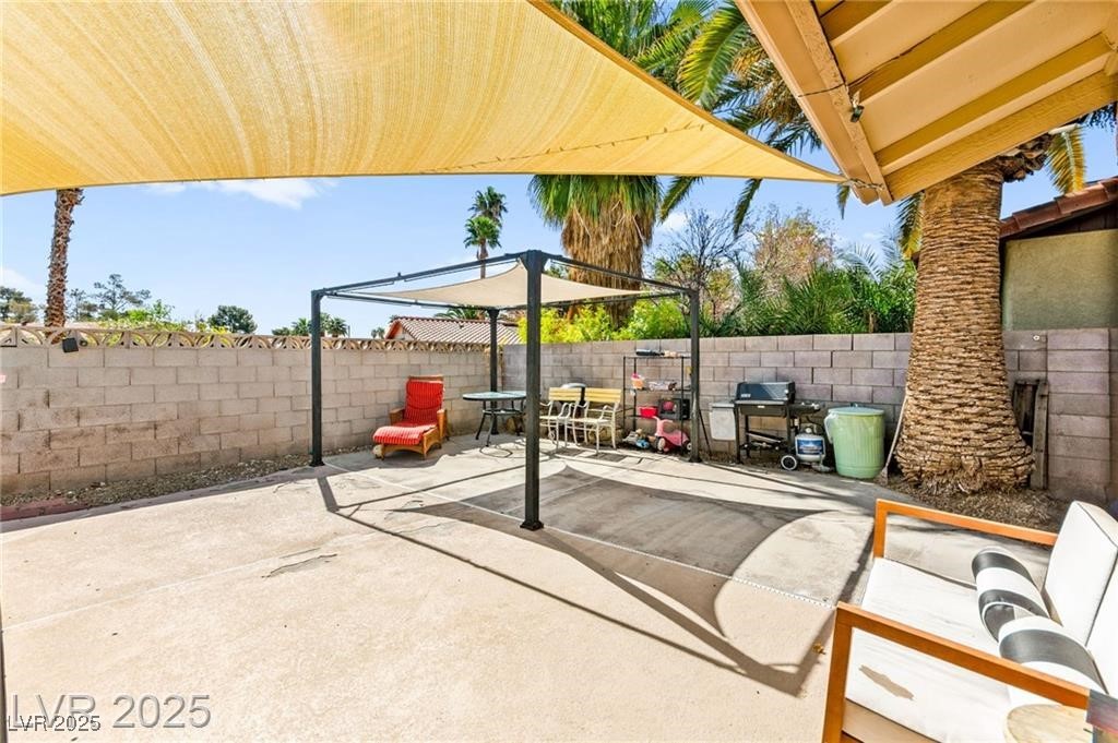2426 La Pluma Street