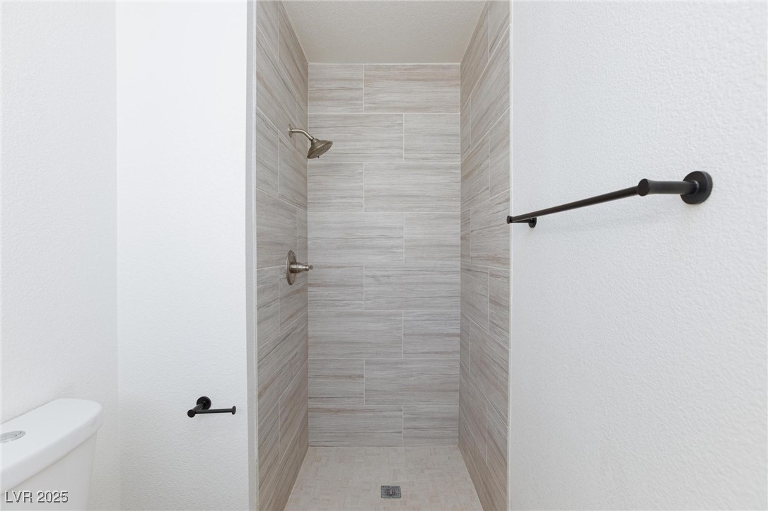 2112 Los Altos Street