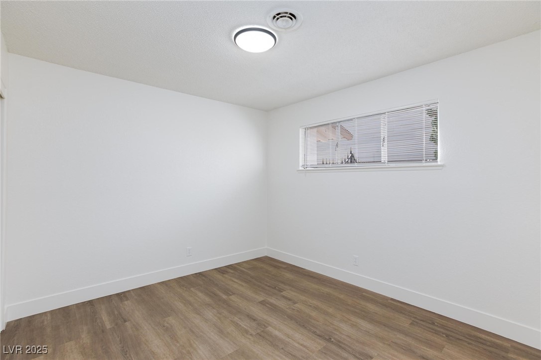 2112 Los Altos Street