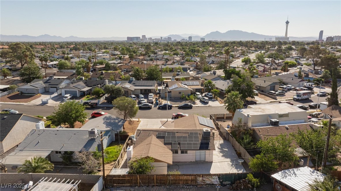 2112 Los Altos Street