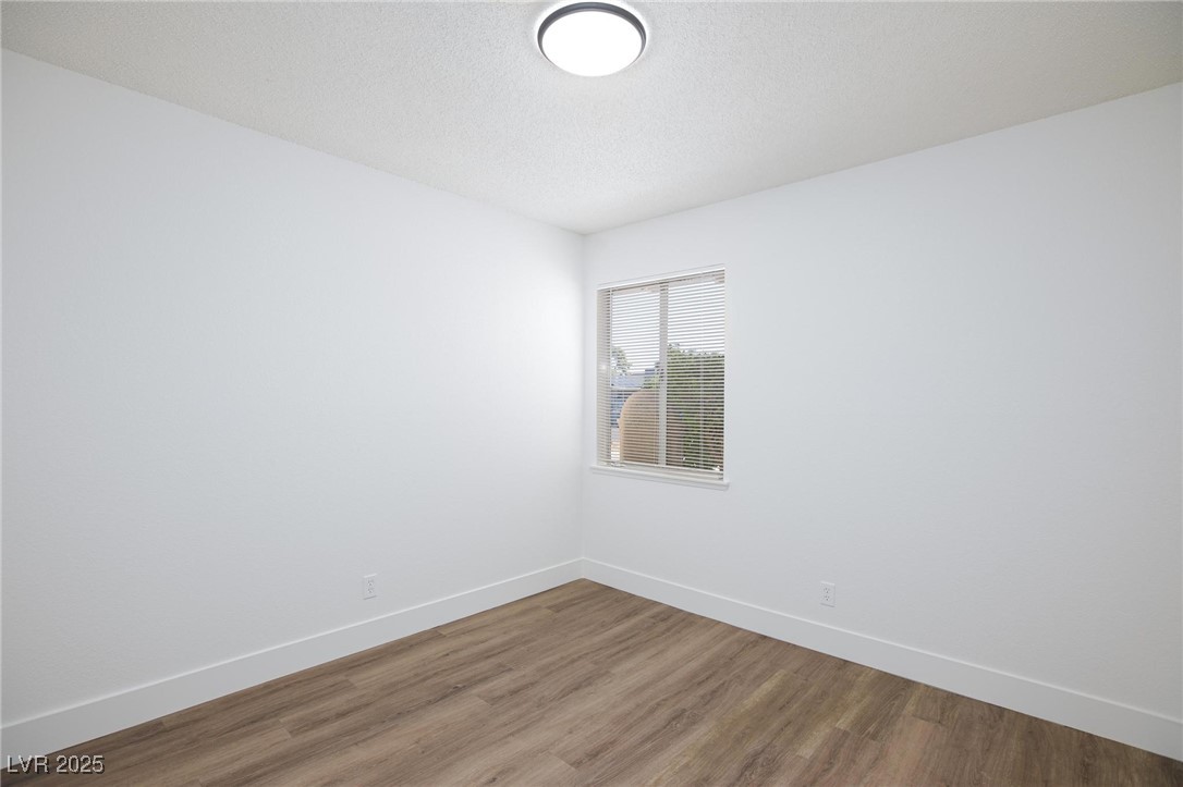 2112 Los Altos Street