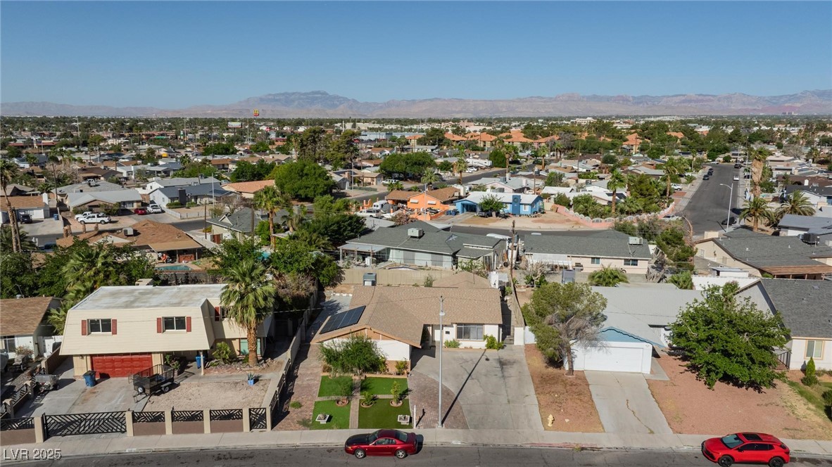 2112 Los Altos Street