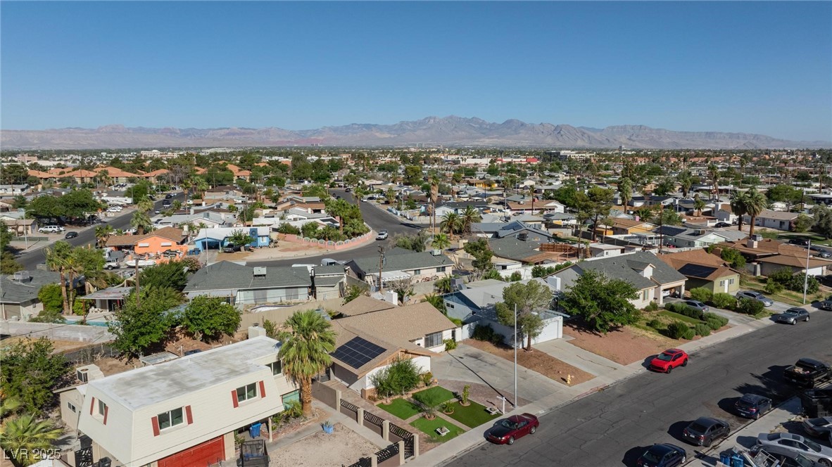 2112 Los Altos Street