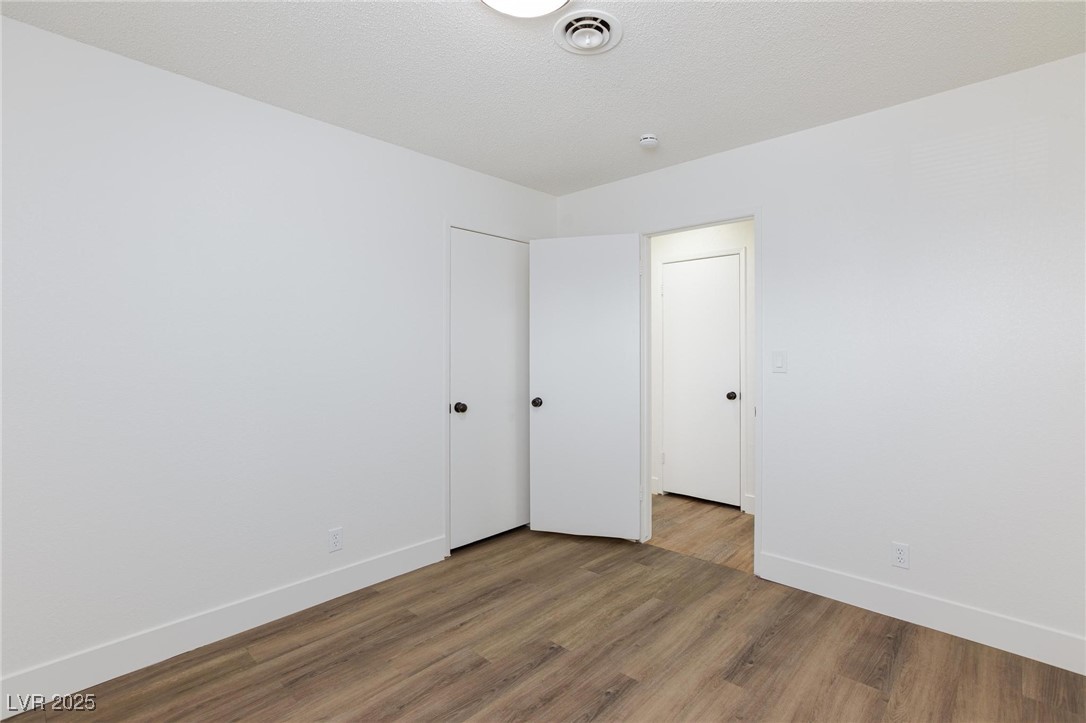 2112 Los Altos Street