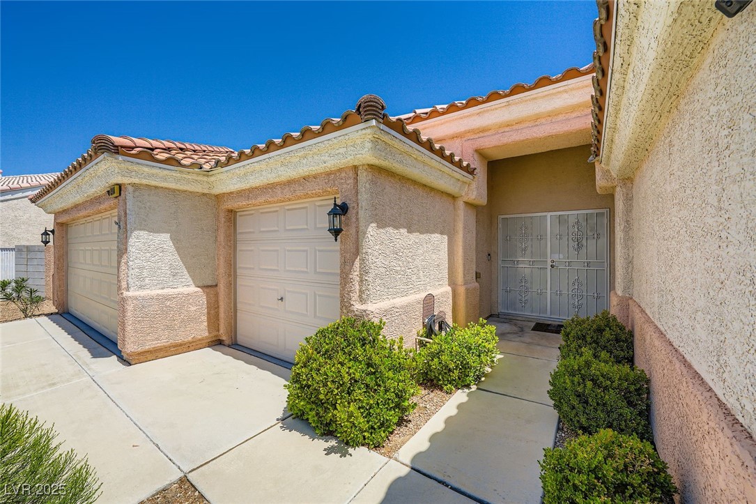 4904 Meadows Encore Avenue