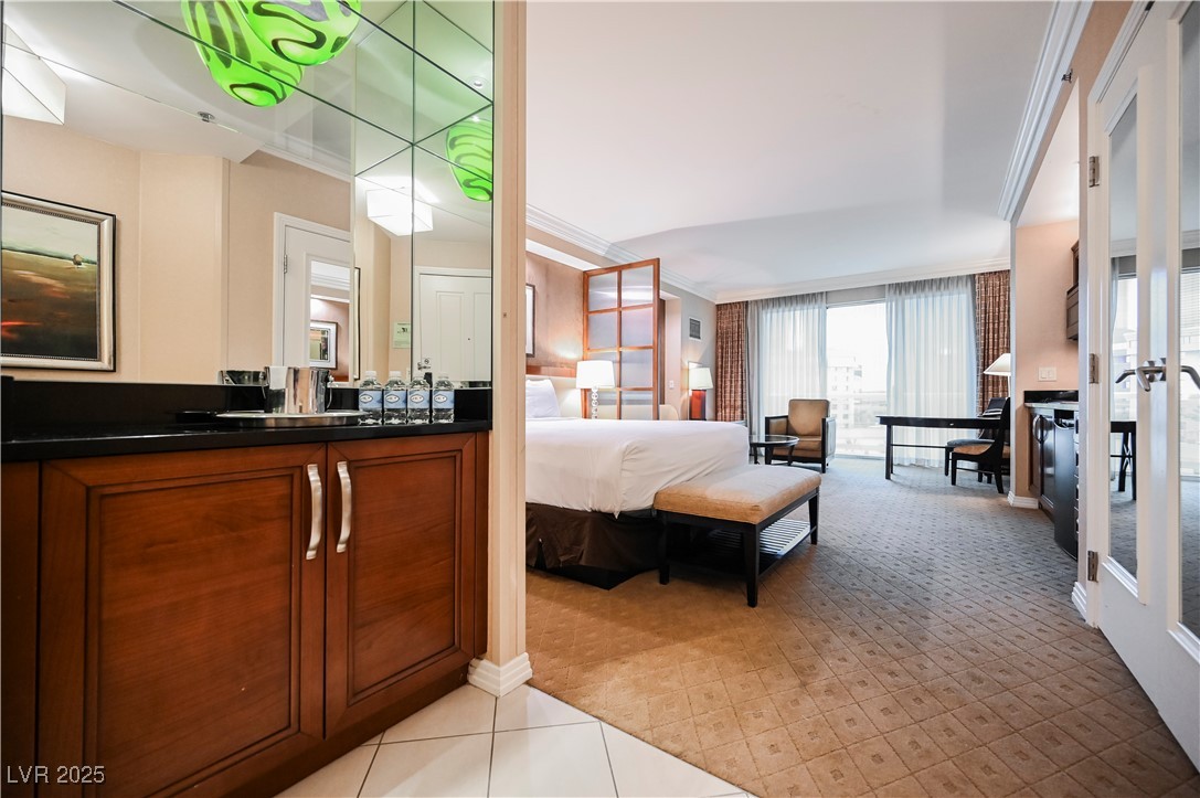 135 East Harmon Avenue 407