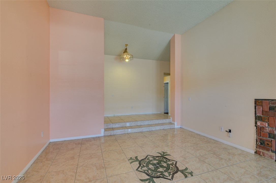 3127 Kennewick Drive