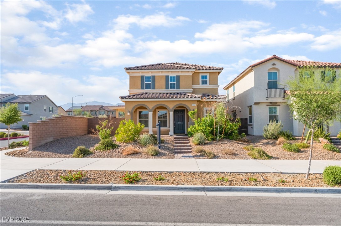1102 East Dorrell Lane