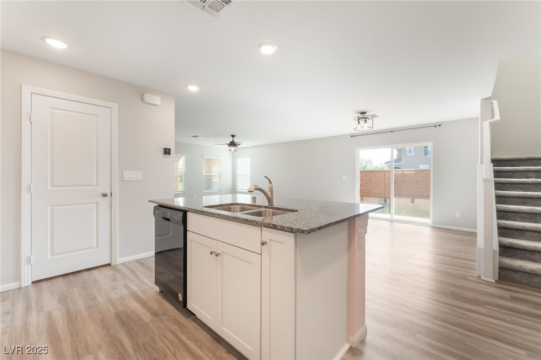 1102 East Dorrell Lane