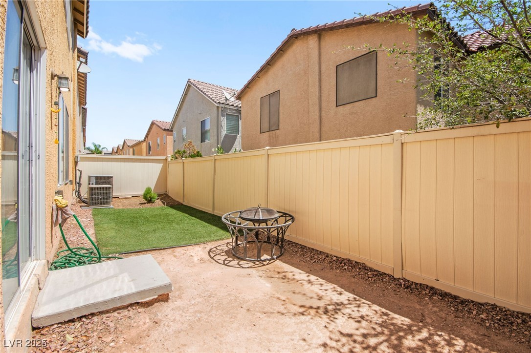 5674 Moccasin Point Street