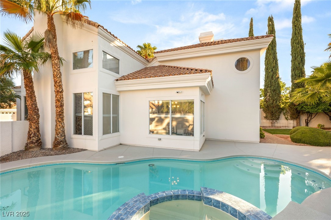 8100 Lake Hills Drive