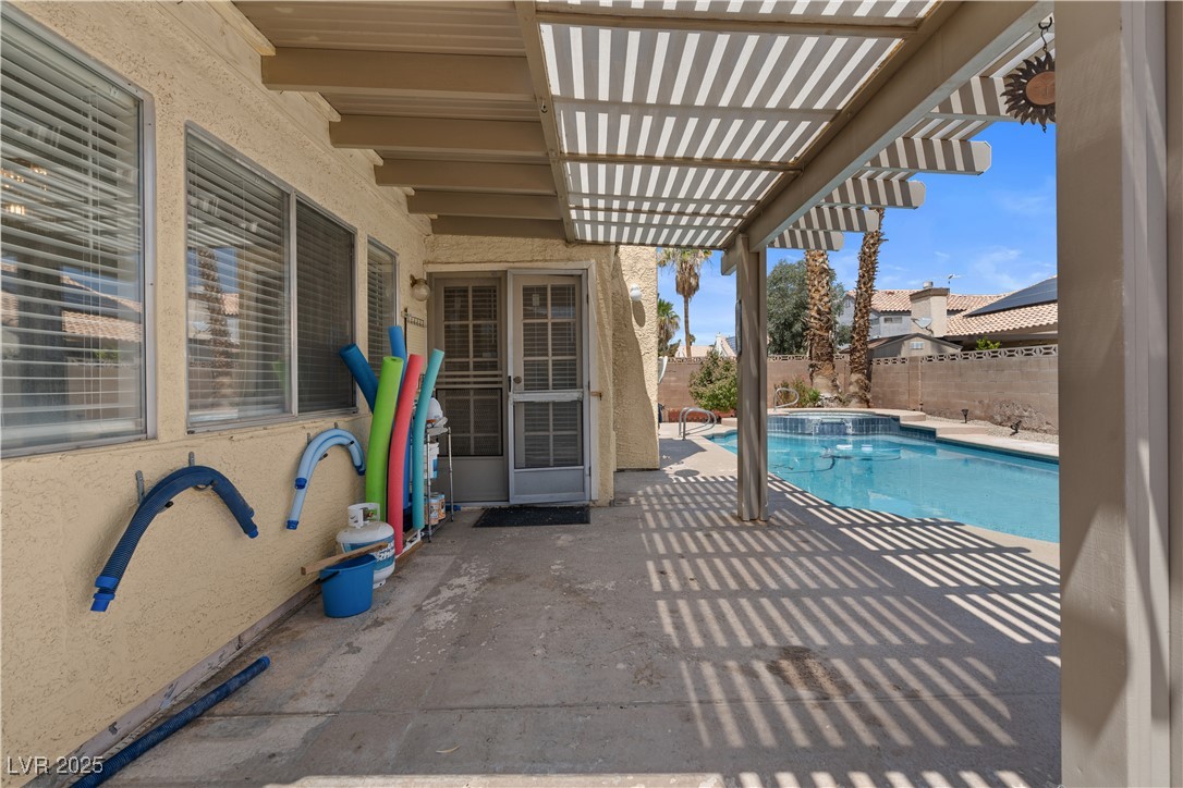 920 Serpentina Avenue