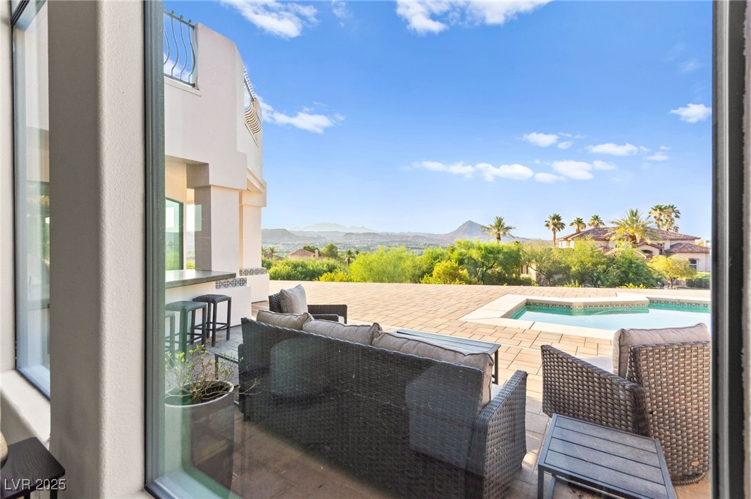4 Via Vittorio Place