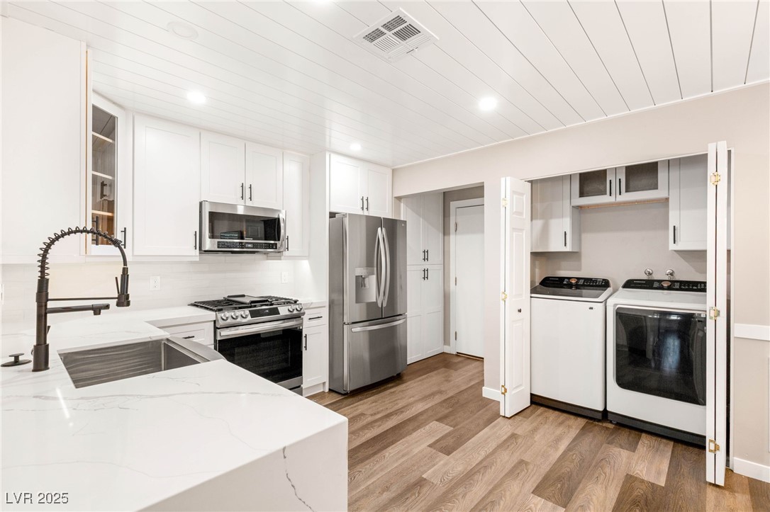 1125 Lumina Court