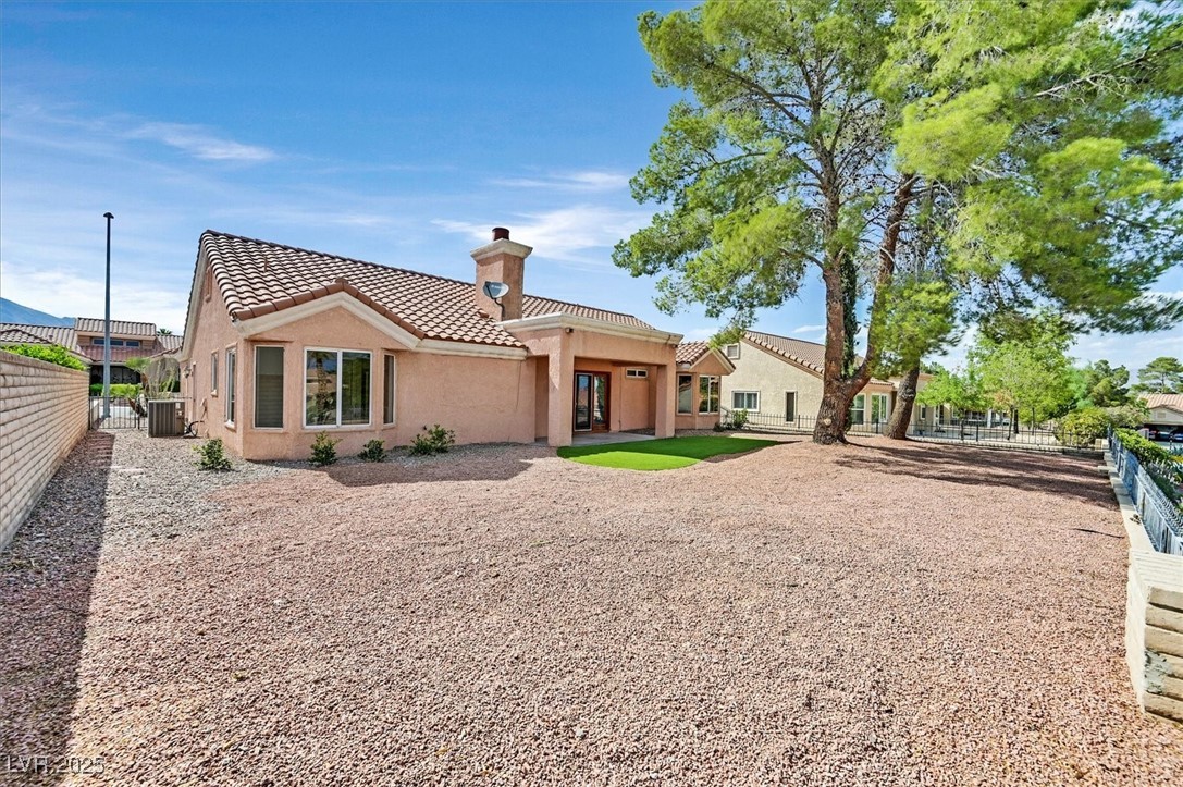 2820 Golf Links Drive
