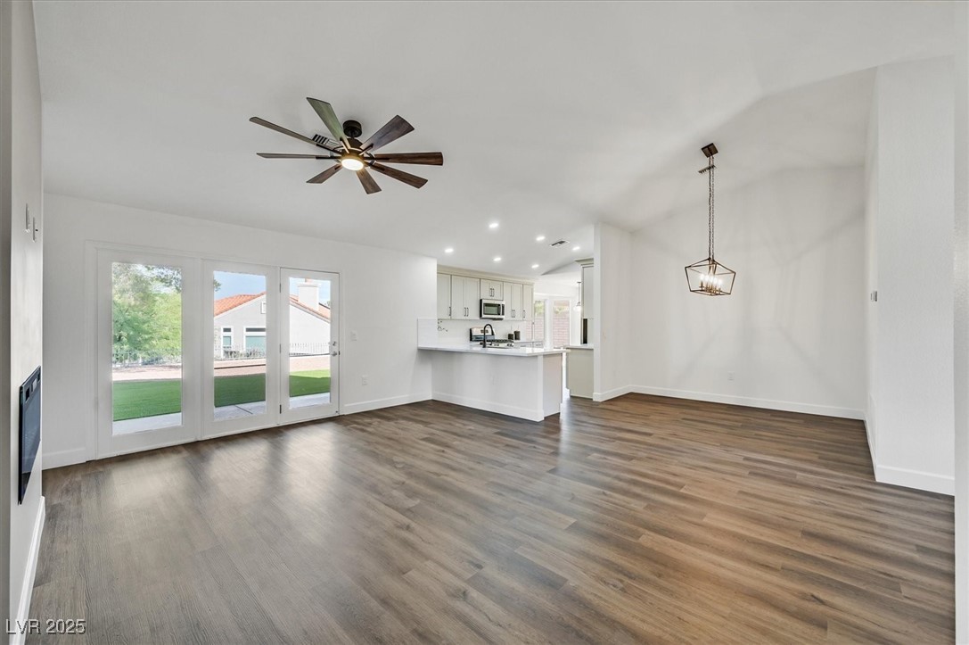 2820 Golf Links Drive