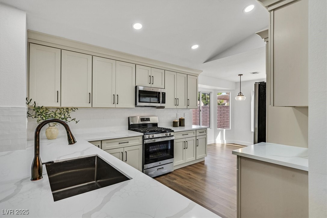 2820 Golf Links Drive