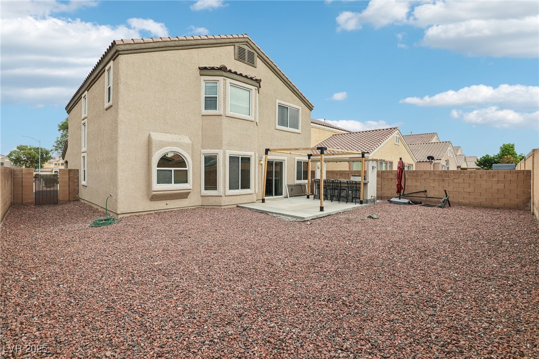 5541 Meridian Rain Street