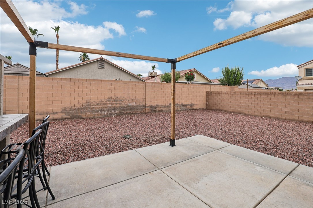 5541 Meridian Rain Street