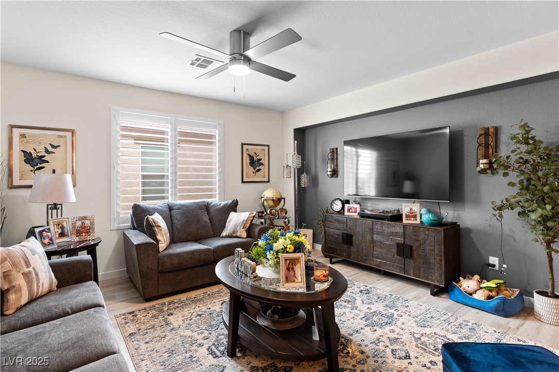 1981 Komodo Dragon Court