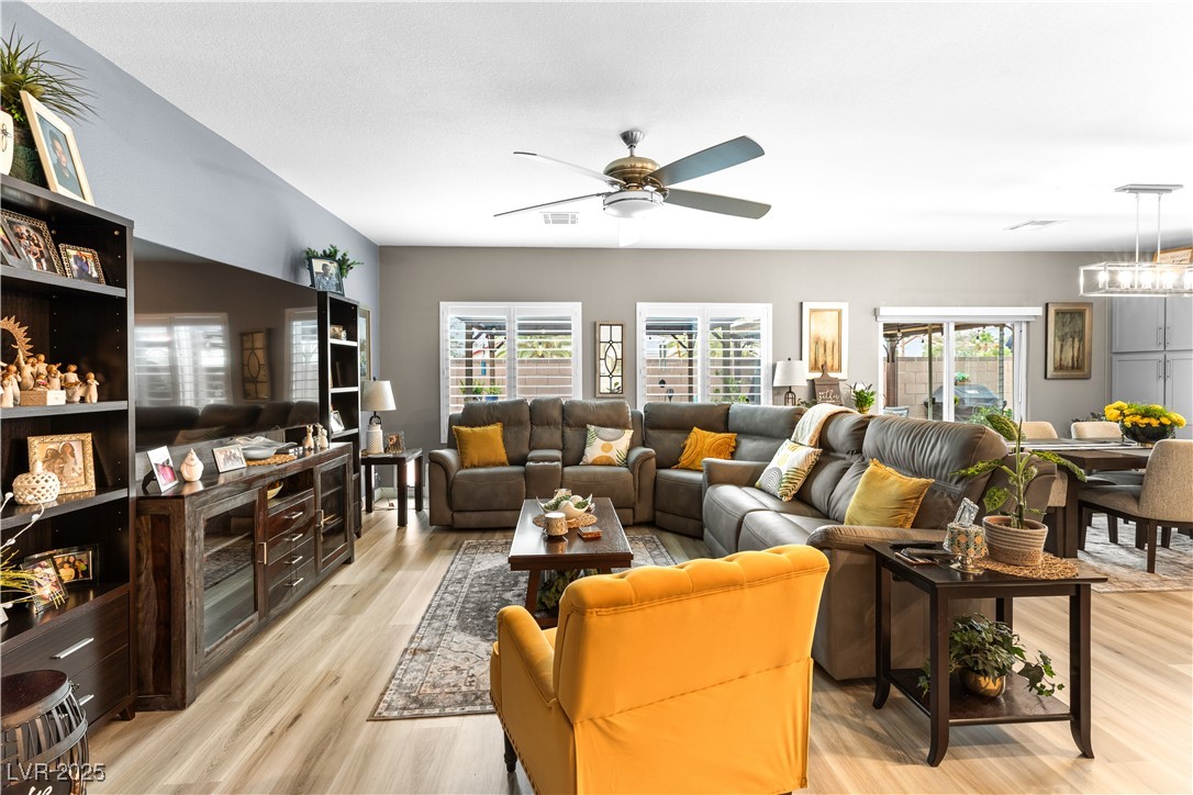 1981 Komodo Dragon Court