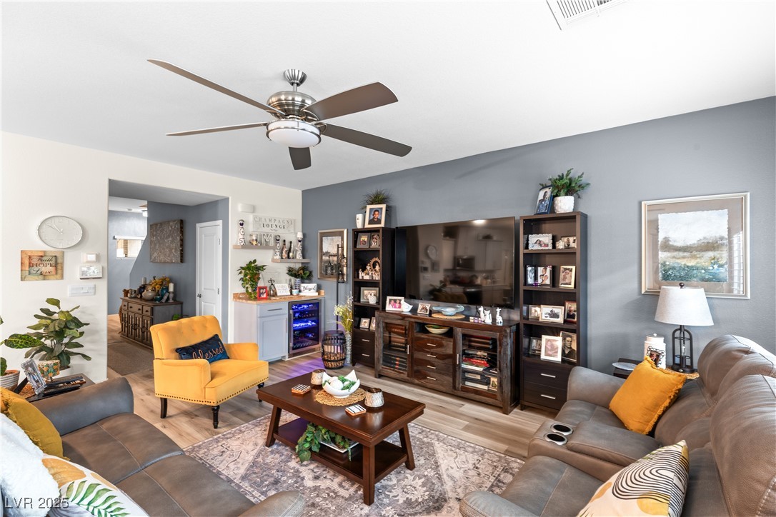 1981 Komodo Dragon Court