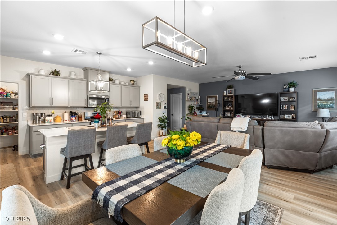 1981 Komodo Dragon Court