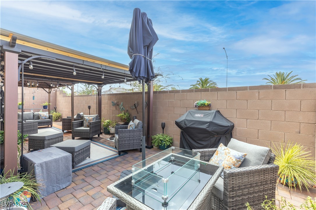 1981 Komodo Dragon Court