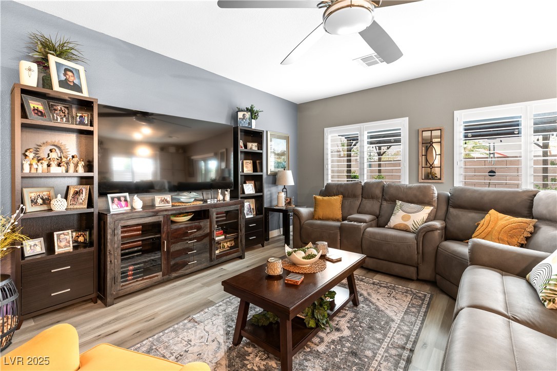 1981 Komodo Dragon Court