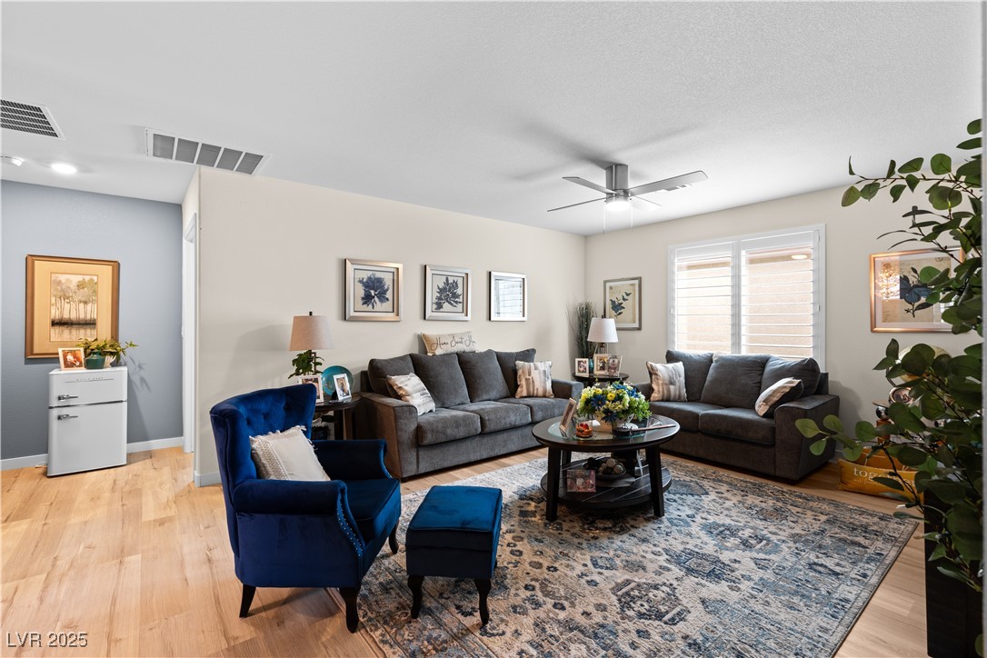 1981 Komodo Dragon Court