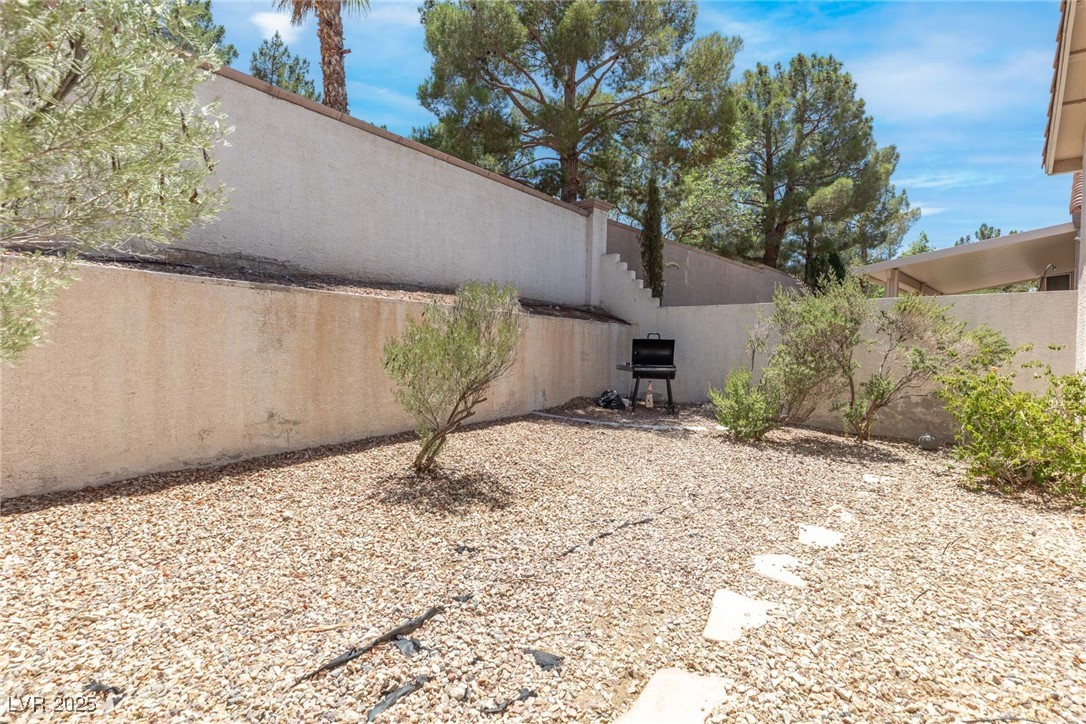 24 Staghorn Street