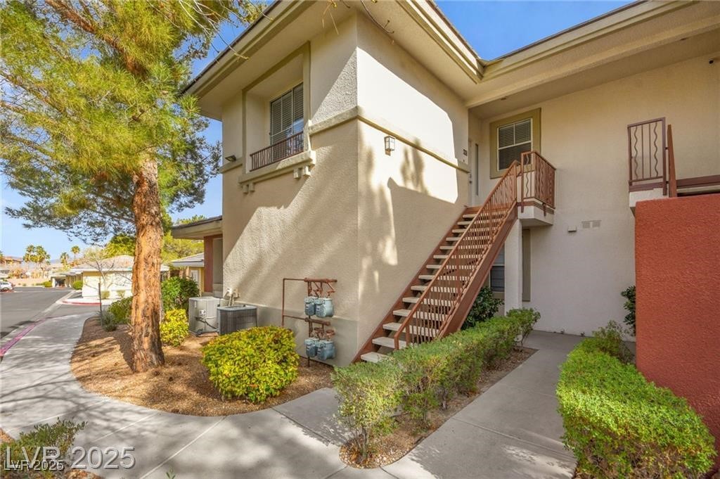 913 Duckhorn Court 204