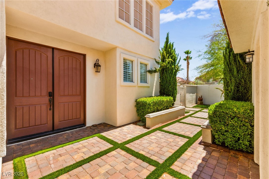 1800 Aztec Cliffs Court