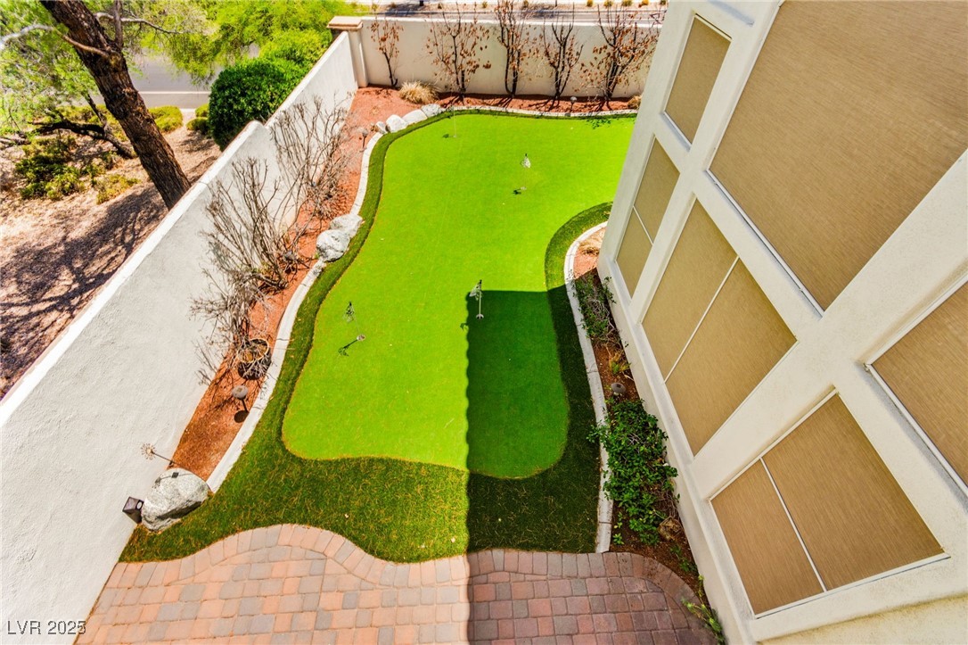 1800 Aztec Cliffs Court
