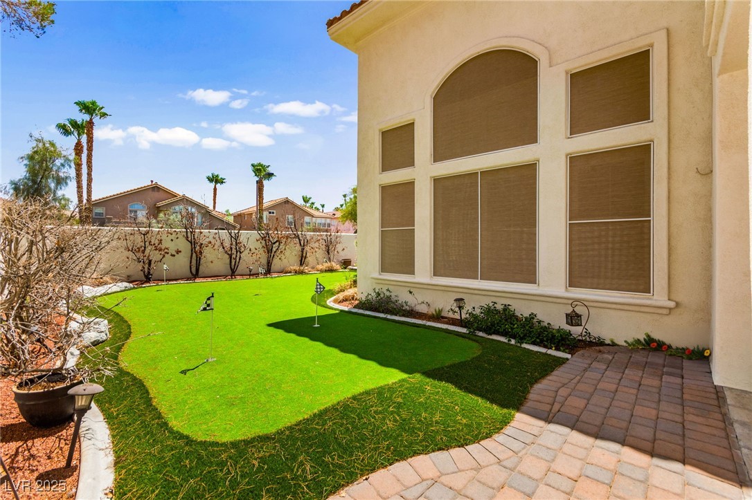 1800 Aztec Cliffs Court