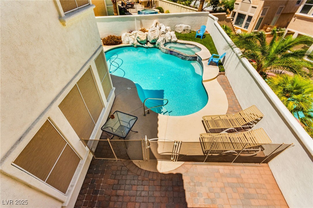 1800 Aztec Cliffs Court