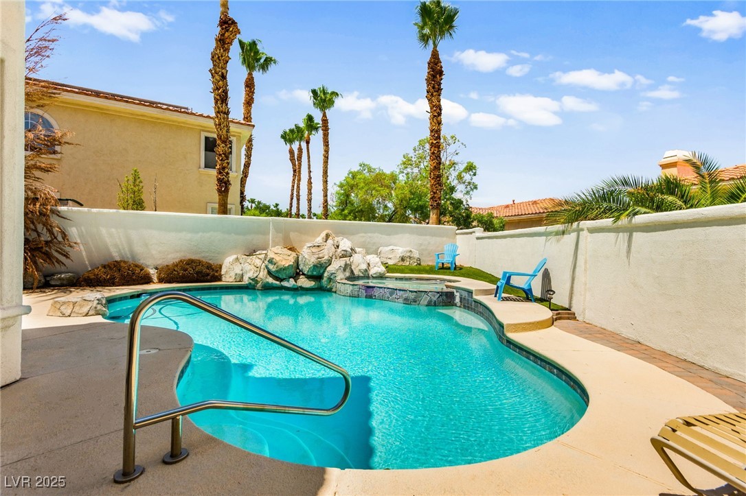 1800 Aztec Cliffs Court