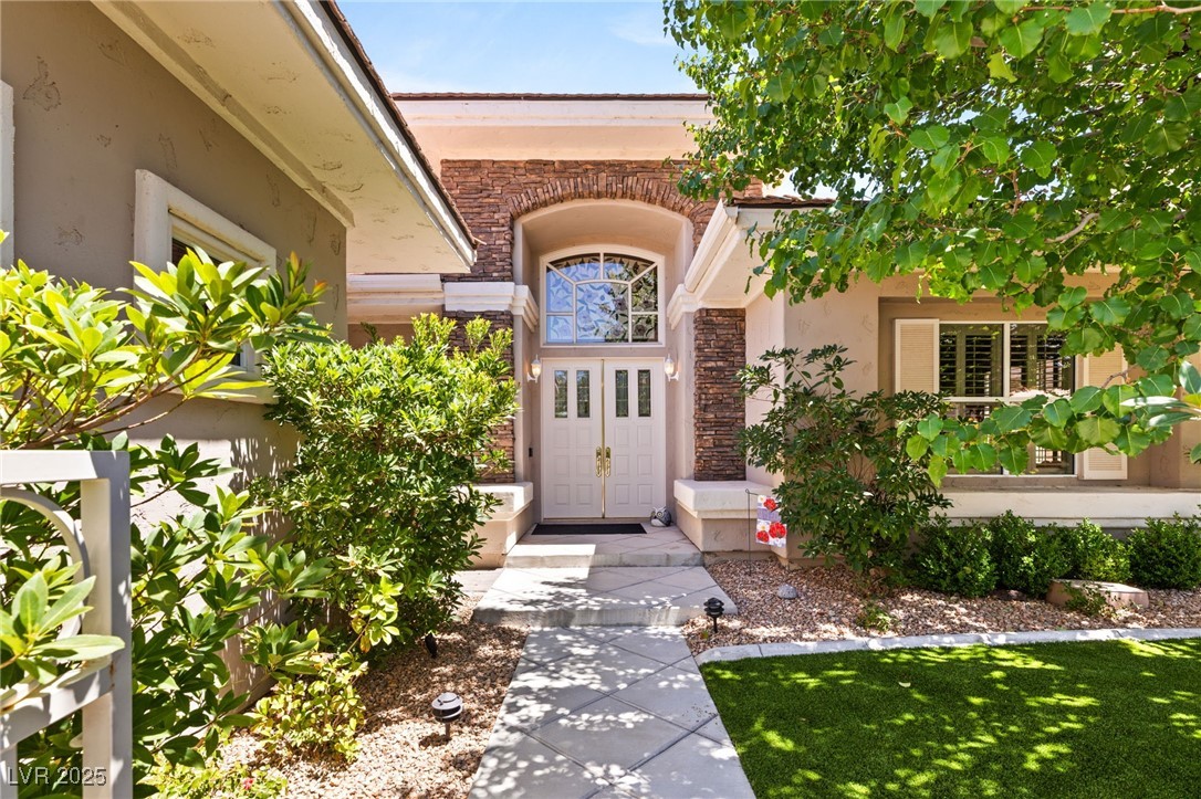 1932 Glenview Drive