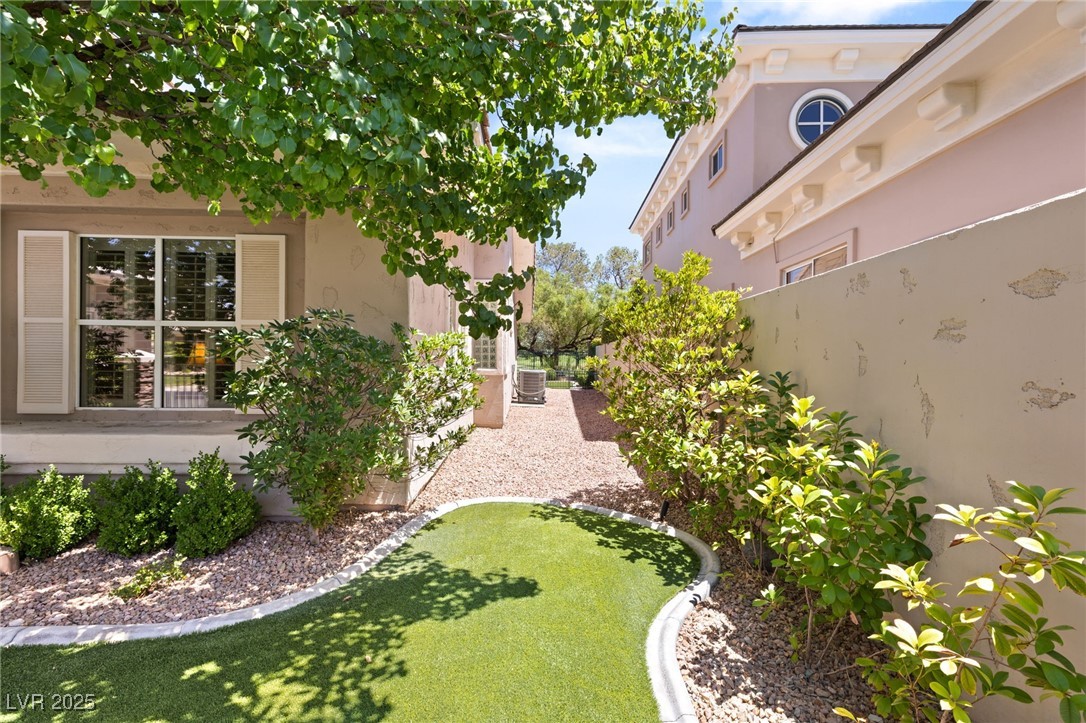 1932 Glenview Drive