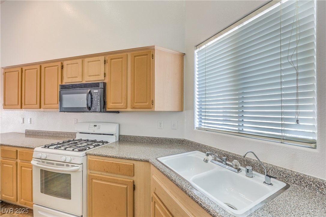 855 North Stephanie Street 714