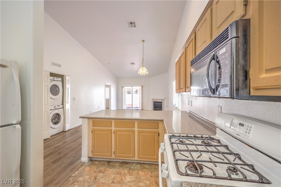855 North Stephanie Street 714