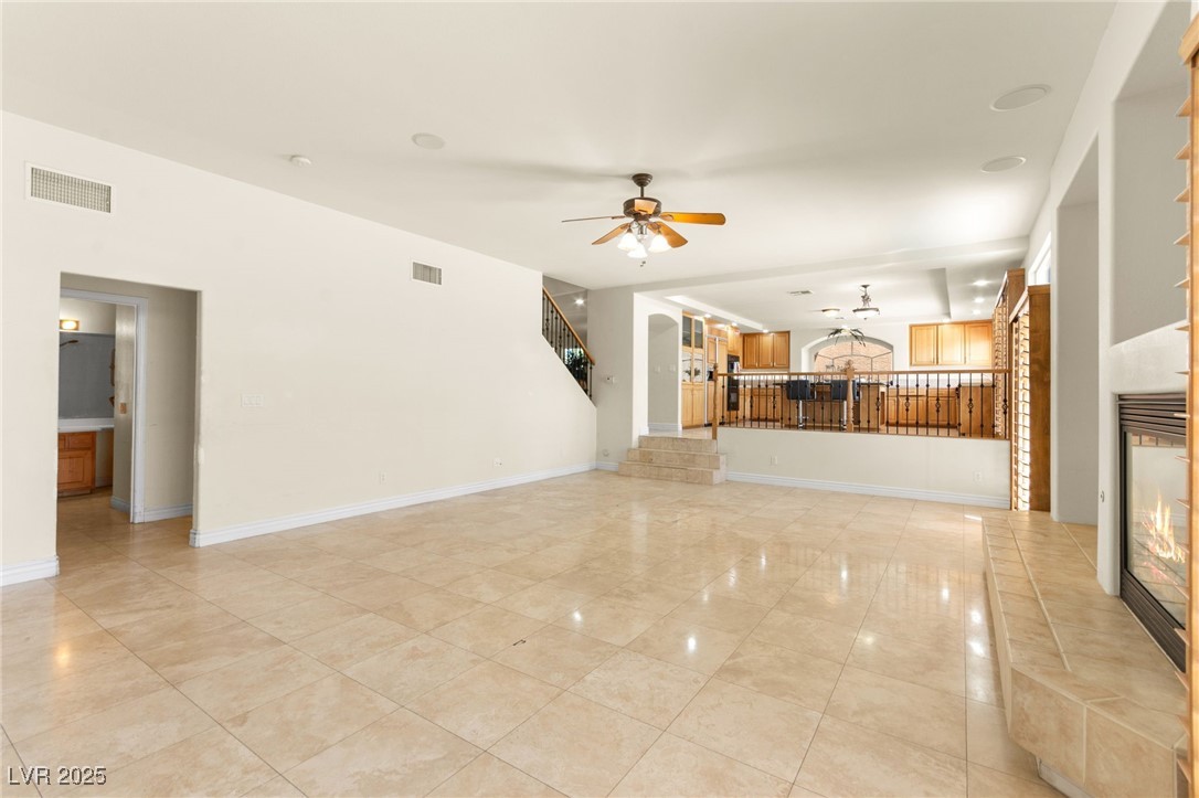 7536 Gossamer Wind Street